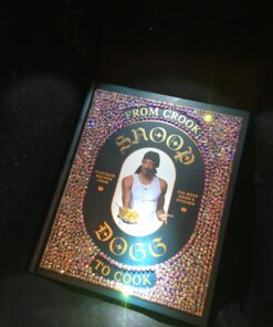 From Crook to Cook: Platinum Recipes from Tha Boss Dogg's Kitchen (Snoop Dogg Cookbook, Celebrity Cookbook with Soul Food Recipes) (Snoop Dog x Chronicle Books) Hardcover 47 71t0rVIz1nL