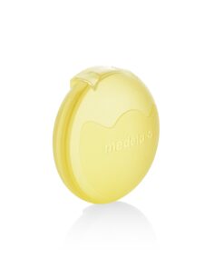 Medela Contact Nipple Shield for Breastfeeding, 24mm Medium Nippleshield, For Latch Difficulties or Flat or Inverted Nipples, 2 Count with Carrying Case, Made Without BPA Shields with Case 2 Count (Pack of 1) 20 71t8uvVbNoL