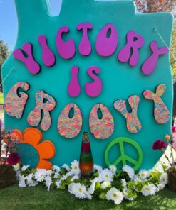 Lava Lite 2142 Colormax, White Wax, Clear Liquid, Tri-Colored Globe and Paintball Decal Base Abstract 20 71tIVbosayL