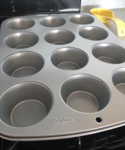 Wilton Recipe Right Muffin Pan, 12-Cup Non-Stick Muffin Pan Regular 12pcs 36 71tIiLJKllL