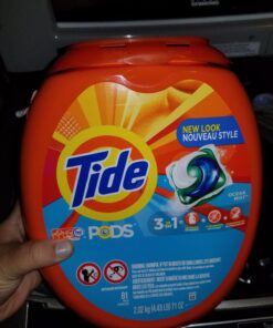 Tide PODS Laundry Detergent Soap PODS, High Efficiency (HE), Clean Breeze, 81 count 22 71tKnErHKkL