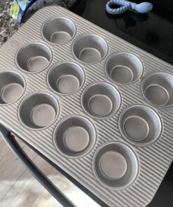 USA Pan Bakeware Muffin Pan, 12-Well, Aluminized Steel 28 71tb91H3xEL