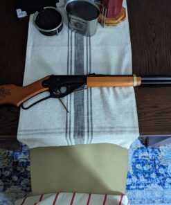 Daisy Outdoor Products Model 1938 Red Ryder BB Gun, Wood Grain, Overall Length: 35.4 Inch 24 71tjjQ7zKcL