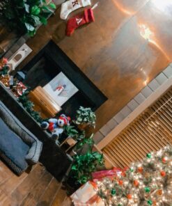 Command Medium Wall Hooks, Damage Free Hanging Wall Hooks with Adhesive Strips, No Tools Wall Hooks for Hanging Christmas Decorations, 7 Clear Wall Hooks and 12 Command Strips 41 71uD0Pk8ADL