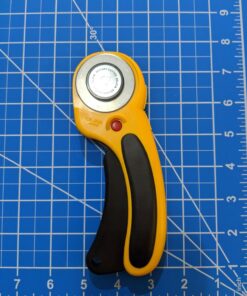 OLFA 45mm Ergonomic Rotary Cutter (RTY-2/DX) - Rotary Fabric Cutter w/ Blade Cover & Squeeze Trigger for Quilting, Sewing, Crafts, Replacement Blade: OLFA RB45-1H 51 71uFlsoA2tL