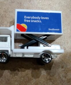 Daron Southwest Airlines Airport Playset , Blue 16 71uGgH78cfL