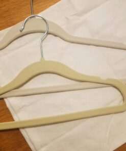 Amazon Basics Kids Velvet, Non-Slip Clothes Hangers, Pack of 30, Baby Size 11.6, Beige 11.6 inches 30-Pack 45 71ubaJQNQL
