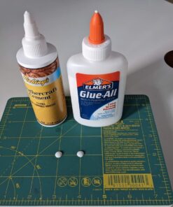 Fiebing's Leathercraft Cement - Leather Glue (4oz) - Quick Drying, High Strength, Flexible Adhesive w/Permanent Bonding for Craft or Repair for Leather Jackets, Shoes, Wallets, Furniture - Non-Toxic 31 71vTC6rDVUL