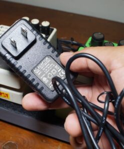 Donner DPA-1 Guitar Pedal Power Supply Adapter 9V DC 1A Tip Negative 5 Way Daisy Chain Cables for Guitar Effect Pedal 37 71vWwwWBJML