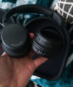 Alphasonik V50BT Bluetooth Headphones for Those Looking for a Pair of Wireless Headphones with Excellent Sound Quality. Bluetooth 5.0 connectivity and up to 30 Hours of Playtime on a Single Charge. 42 71vwwqYWBxL