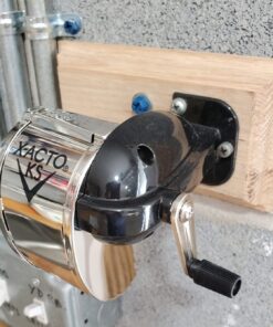 X-ACTO 1031 KS Manual Classroom Pencil Sharpener, Counter/Wall-Mount, Black/Nickel-plated 37 71wINnBeFQL