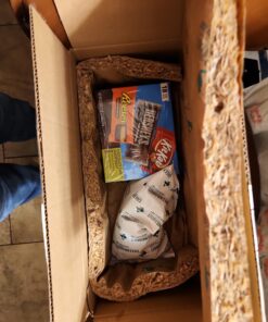 HERSHEY'S, KIT KAT and REESE'S Assorted Milk Chocolate, Christmas Candy Variety Box, 27.3 oz (18 Count) 31 71wMB5f0E5L