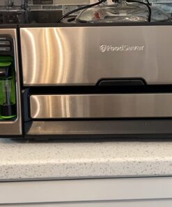 FoodSaver 5800 Series Vacuum Sealer Machine, 2-In-1 Automatic Bag-Making Vacuum Sealing System with Handheld Vacuum Sealer for Airtight Food Storage and Sous Vide, FS5860, Silver 43 71whLMn6UVL