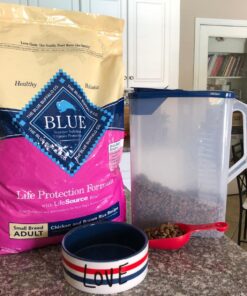 Blue Buffalo Small Breed Dog Food, Life Protection Formula, Natural Chicken & Brown Rice Flavor, Adult Dry Dog Food, 15 lb Bag 15 Pound (Pack of 1) 42 71x9uTqMCQL