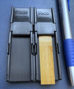 D'Addario Reed Guard IV - Sax & Clarinet Reed Case - Fits Reeds for Bb Clarinet, Soprano Sax, & Alto Sax Bb Clarinet/Alto Saxophone 10 71xLkxXx04L