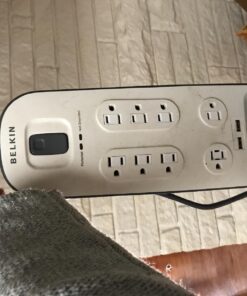 Belkin USB Power Strip Surge Protector - 12 AC Multiple Outlets & 2 USB Ports - 6 ft Long Flat Plug Extension Cord for Home, Office, Travel, Computer Desktop & Charging Brick - White (3,996 Joules) 1 Pack 43 71xMYRnoE4L
