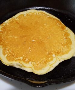 Lodge 10.25 Inch Cast Iron Pre-Seasoned Skillet – Signature Teardrop Handle - Use in the Oven, on the Stove, on the Grill, or Over a Campfire, Black 88 71xXXQYr23L