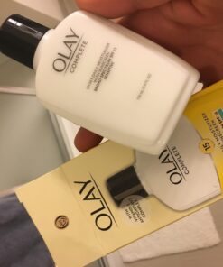 Olay Face Moisturizer, Complete All Day Moisturizer With Sunscreen Broad Spectrum SPF 15 - Sensitive, 4 fl. Oz, 1 unit 4 Fl Oz (Pack of 1) 24 71xanfTEKoL