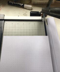 Dahle 15e Vantage Paper Trimmer, 15" Cut Length, 15 Sheet, Automatic Clamp, Adjustable Guide, Metal Base with 1/2" Gridlines, Guillotine Paper Cutter Cut Length: 15" 36 71yGySoR3mL