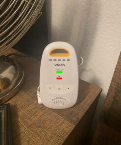 VTech DM111 Upgraded Audio Baby Monitor. 1 Parent Unit with Rechargeable Battery, Best-in-Class Long Range, Digital Wireless Transmission, Crystal-Clear Sound, Plug & Play, Sound Indicator & Alerts Audio Monitor with 1 Parent Unit 47 71yP7b968aL