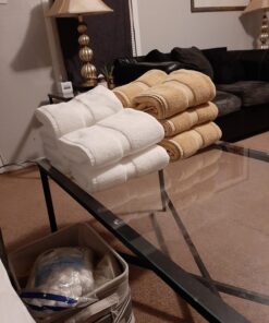 Utopia Towels 6 Pack Small Bath Towel Set, 100% Ring Spun Cotton (22 x 44 Inches) Lightweight and Highly Absorbent Quick Drying Towels, Premium Towels for Hotel, Spa and Bathroom (White) 22 x 44 Inches White 26 71zKoPvoX6L