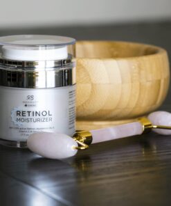 Radha Beauty Moisturizing Miracle Retinol Cream for Face - with 2.5% Retinol, Hyaluronic Acid, Vitamin E and Green Tea. Luxury Night and Day Anti-Aging Wrinkle Cream 1.7 fl oz. 26 71zLOeIUMKL