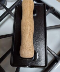 Victoria Rectangular Cast Iron Meat Press with a Wooden Handle, Preseasoned with Flaxseed Oil, Made in Colombia 8.3 x 4.4 Inch 40 71zSAYMIzjL