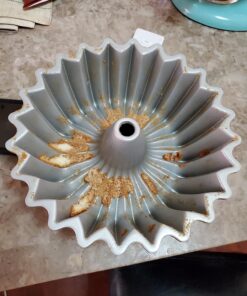 Nordic Ware Brilliance Bundt Pan Gold 48 71zT13rxzL