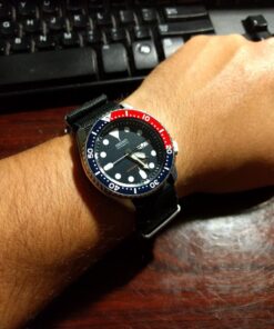 SEIKO Men's SKX009K2 Diver's Analog Automatic Stainless Steel Watch 35 810PwKHjmWL