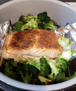 Ninja FD302 Foodi 11-in-1 Pro 6.5 qt. Pressure Cooker & Air Fryer that Steams, Slow Cooks, Sears, Sautés, Dehydrates & More, with 4.6 qt. Crisper Plate, Nesting Broil Rack & Recipe Book, Silver/Black 6.5 Quart Cooking Pot 41 811mLfN7qnL