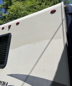 Meguiar's M6732 Marine/RV One Step Compound - Marine and RV Restorer That Removes Heavy Oxidation and Scratches While Restoring Gloss - 32 Oz One-Step Compound (32 Oz) 57 811norktjEL