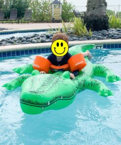 Intex Giant Gator Ride-On, 80" X 45", for Ages 3+ 34 813XrJGLL