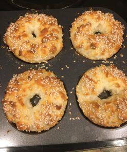 Wilton 6-Cavity Doughnut Baking Pan, Makes Individual Full-Sized 3 3/4" Donuts or Baked Treats, Non-Stick and Dishwasher Safe, Enjoy or Give as Gift, Metal (1 Pan) 1 Pack Wilton Nonstick 6-Cavity Donut Pan 42 813jPxs1LML