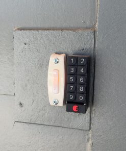 August Home Smart Keypad, Pair with Your August Smart Lock - Grant Guest Access with Unique Keycodes, Dark Gray 30 815hdEZS1bL