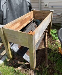 CedarCraft Self-Watering Elevated Cedar Planter (23" X 49" X 30") - Grow Fresh Vegetables, Herb Gardens, Flowers & Succulents. Raised Garden Bed for a Deck, Patio or Yard Gardening. No Tools Required. 23x49x30" 31 815lCWaf8L