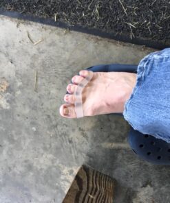 YOGABODY Naturals Toe Spreaders & Separators, Fast Pain Relief from Hammertoe & Bunions, Two Pairs in Stylish Wooden Box, Latex-Free Rubber Toe Stretchers Used for Walking, Running & Yoga Practice 28 817wOwi5FL