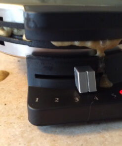 Cuisinart WMR-CAP2 Round Classic Waffle Maker, Brushed Stainless,Silver 62 8184DNw410L