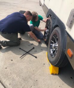 Trailer Aid Camco Tandem Tire Changing Ramp with 4.5-Inch Lift, Yellow (21000) Standard Packaging Trailer Aid 31 818DYe8SskL
