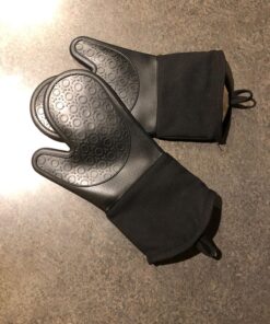 HOMWE Extra Long Professional Silicone Oven Mitt, Oven Mitts with Quilted Liner, Heat Resistant Pot Holders, Flexible Oven Gloves, 1 Pair (Black, 13.7 inch) Black 31 818IqcE6OFL