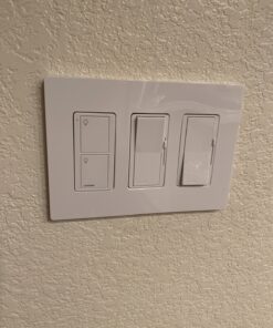 Lutron Claro 3 Gang Decorator/Rocker Wallplate, Gloss, White (1-Pack) | CW-3-WH 1 Pack 33 818wAVPf4lL