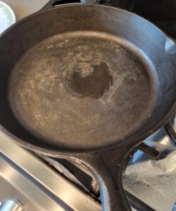 Lodge 10.25 Inch Cast Iron Pre-Seasoned Skillet – Signature Teardrop Handle - Use in the Oven, on the Stove, on the Grill, or Over a Campfire, Black 104 819CSdRvQML