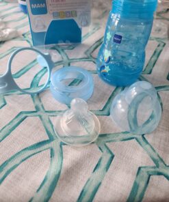 MAM Plastic Trainer Cup (1 Count), Trainer Drinking Cup with Extra-Soft Spout, Spill-Free Nipple, and Non-Slip Handles, for Boys 4+ Months, Eight Ounces, Designs May Vary Blue 37 81AEwanMW9L