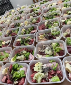 PrepNaturals 50 Pack Meal Prep Containers - 50 Pack of 25 Oz 100% BPA-free Plastic Food Storage Containers with Lids - Reusable Plastic Containers with Lids - Dishwasher Safe Lunch Containers Rectangular 30 81AWqS1R6QL