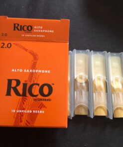 Rico Woodwinds Saxophone Reeds - Reeds for Alto Saxophone - Thinner Vamp Cut for Ease of Play, Traditional Blank for Clear Sound, Unfiled for Powerful Tone - Alto Sax Reeds 2 Strength, 10-Pack Strength 2.0 17 81Aw34cGNjL