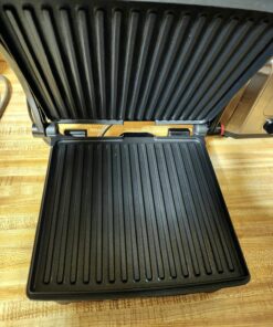 Chefman Panini Press Grill and Gourmet Sandwich Maker Non-Stick Coated Plates, Opens 180 Degrees to Fit Any Type or Size of Food, Stainless Steel Surface and Removable Drip Tray, 4 Slice, Black 39 81BnSAZsH5L