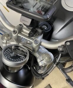 RAM Mounts RAM-B-367U Motorcycle Handlebar Clamp Base with M8 Bolts with B Size 1" Ball 40 81CCPgYK9L