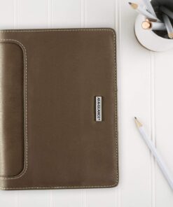 AT-A-GLANCE Day Runner Harrison Phone and Address Book, Directory, 5-1/2" x 8-1/2", Size 4, Brown (1124-0286) 6 81CE7J0ZbAL