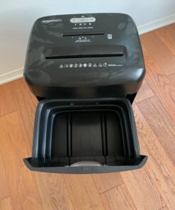 Amazon Basics 15 Sheet - New model Cross Cut Paper and Credit Card CD Shredder With 6 Gallon Bin, Black 66 81CHU4cfTUL