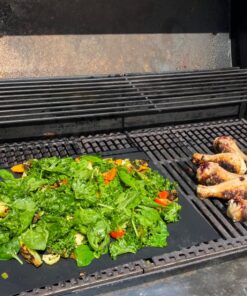 Grill Magic BBQ Grill Mat Set of 3-100% Nonstick Large Grilling Sheets - Heavy Duty Cooking Mats for Outdoor Grill Charcoal, Gas or Electric - Reusable, Extra Thick and Easy to Clean - 15.75 x 13 24 81CRNUImwL