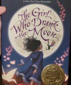 The Girl Who Drank the Moon (Winner of the 2017 Newbery Medal) Hardcover 25 81CXADki8IL